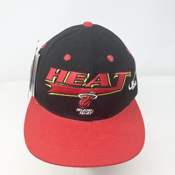 Vintage Miami Heat Tailsweep Hat Cap Snap Back Mens NBA Basketball Logo Athletic